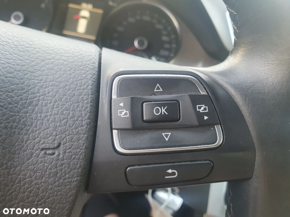 Volkswagen Passat 2.0 TDI Comfortline - 23