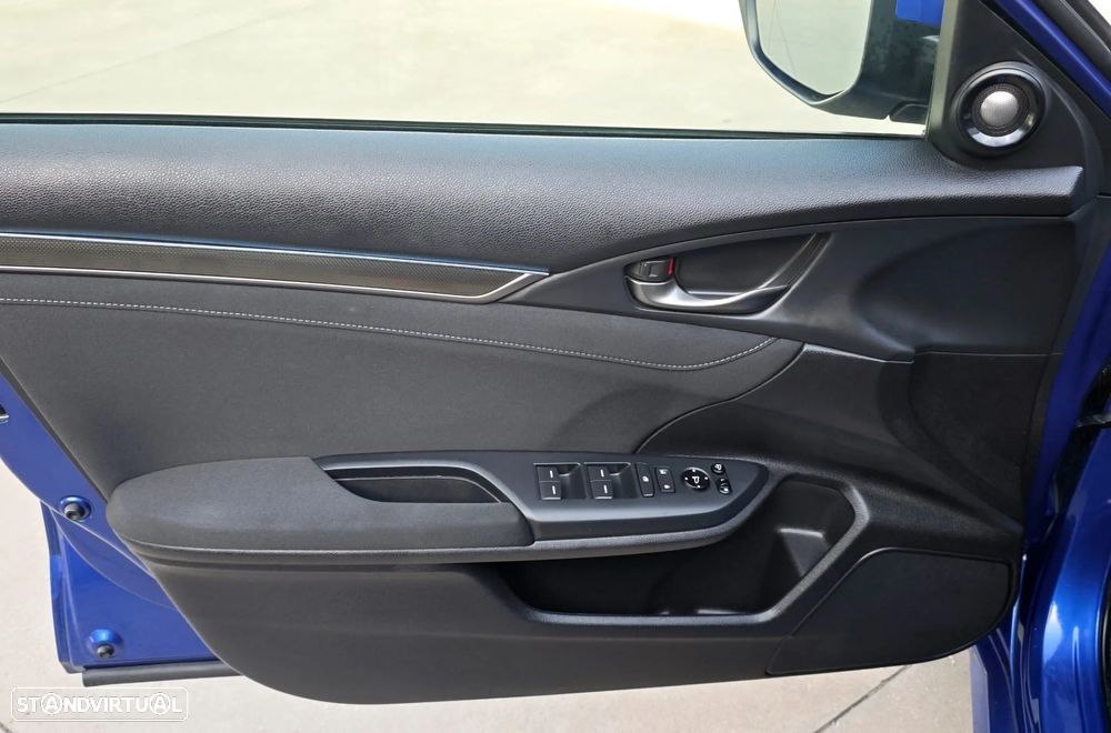 Honda Civic 1.6 i-DTEC Executive Premium 9AT - 18
