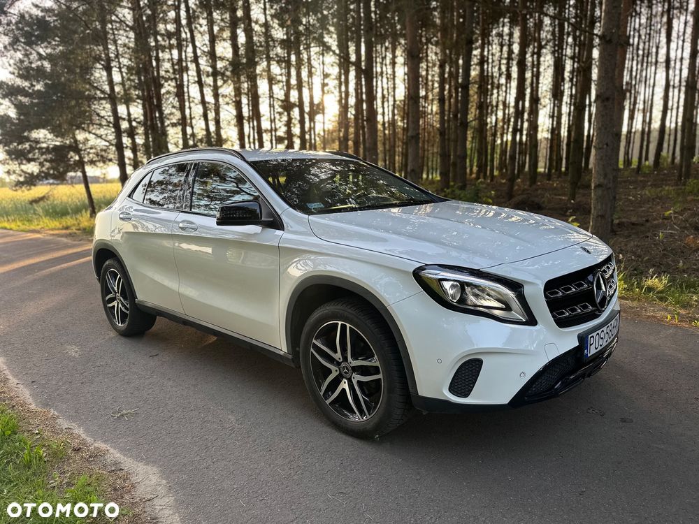 Mercedes-Benz GLA 180 7G-DCT Urban - 20