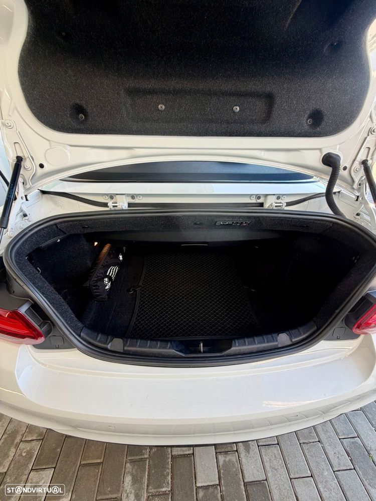 BMW 218 i Cabrio Pack M Auto - 31