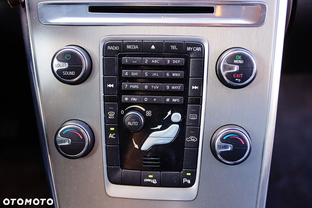 Volvo XC 60 D4 Momentum - 21