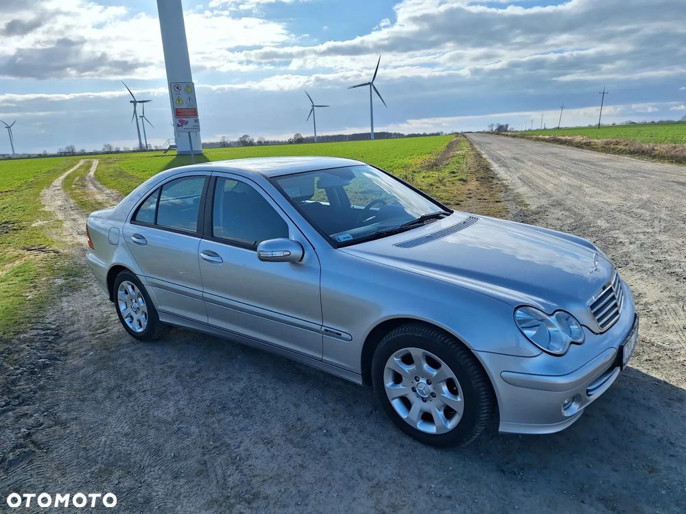 Mercedes-Benz Klasa C 180 T Kompressor Classic - 3