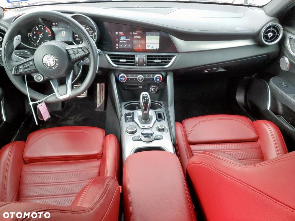 Alfa Romeo Giulia Ti - 8