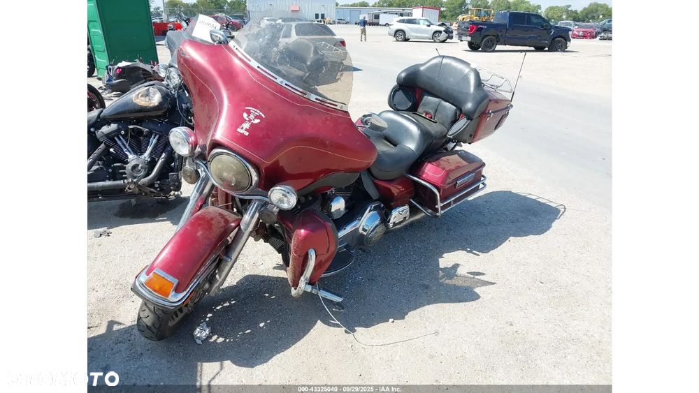 Harley-Davidson FLHTCU Ultra - 2