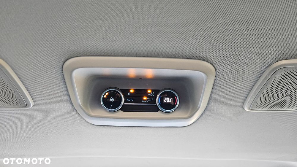 Ford Tourneo Custom - 31