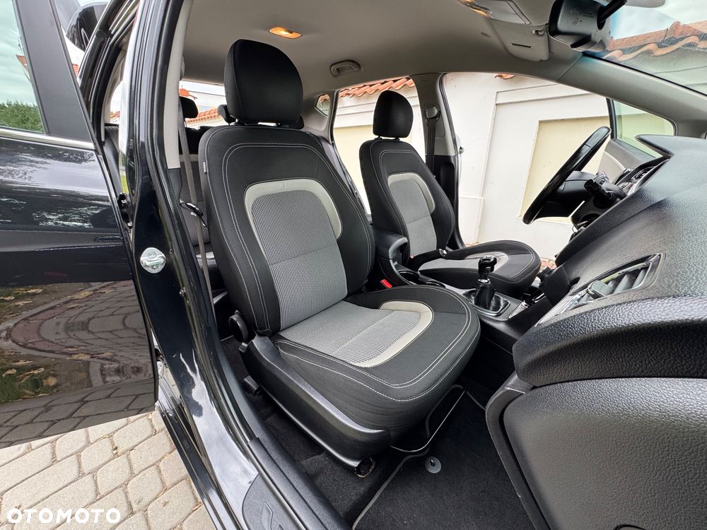 Kia Ceed - 27