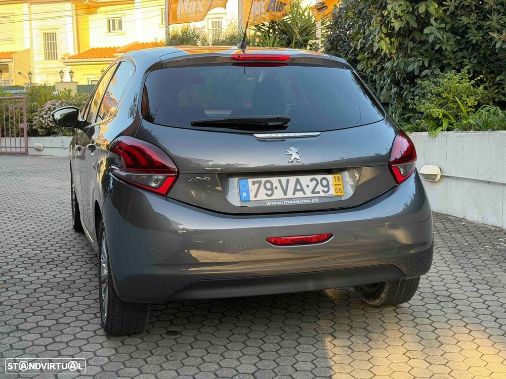 Peugeot 208 1.6 BlueHDi Style - 26