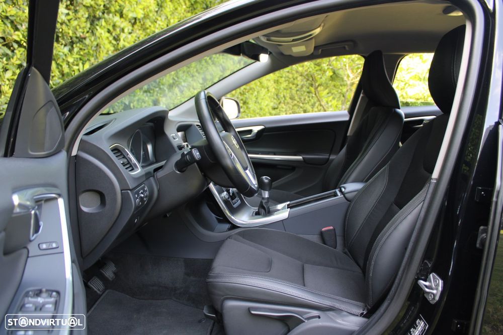 Volvo V60 1.6 D2 Momentum Eco - 5