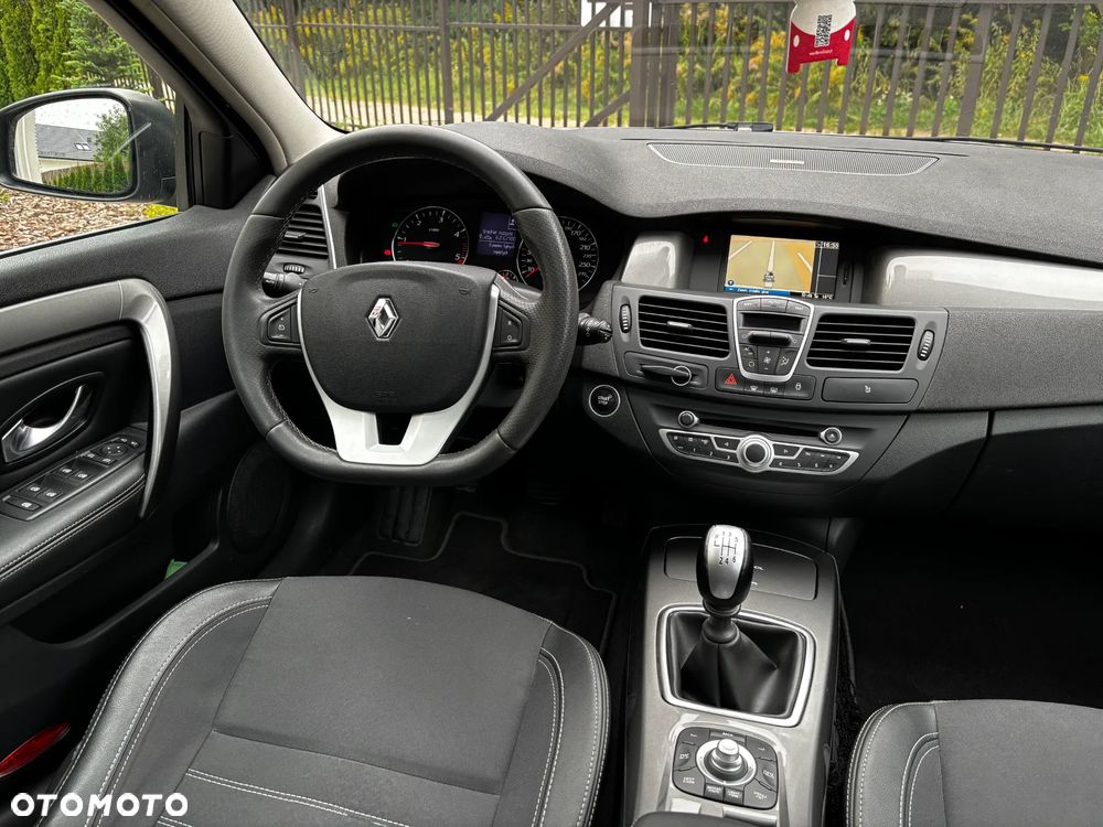 Renault Laguna 2.0 dCi FAP GT - 15