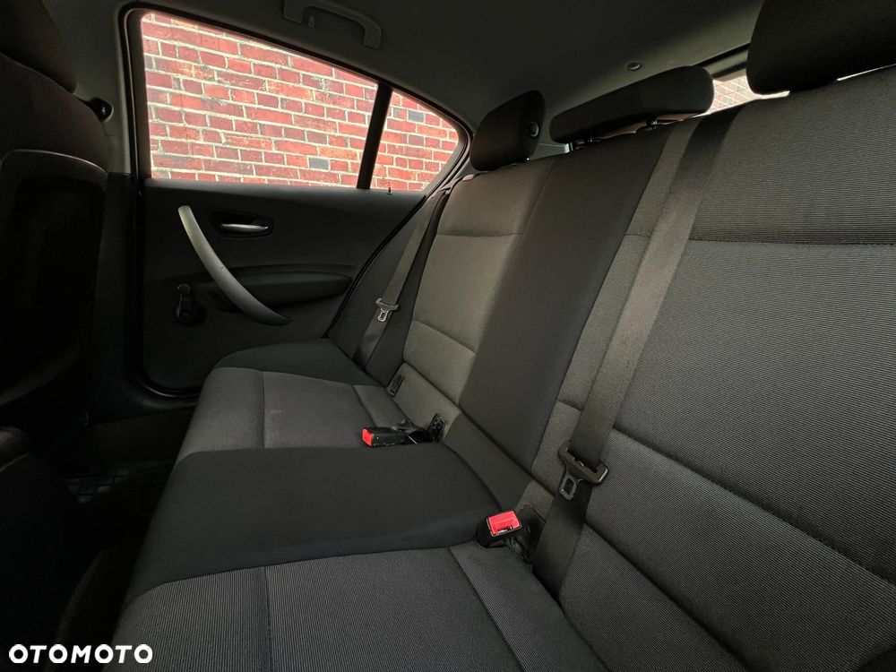BMW Seria 1 116i - 17