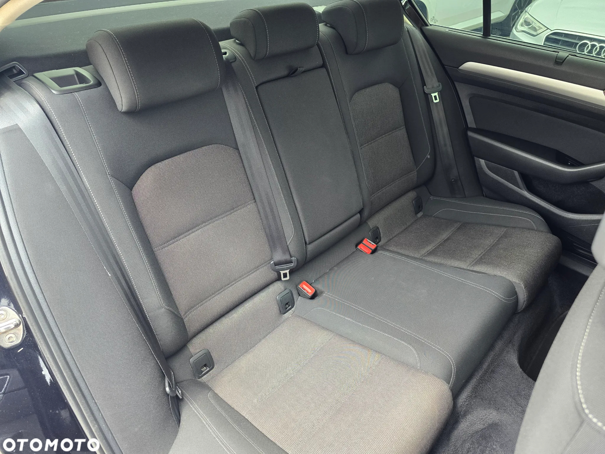Volkswagen Passat - 15