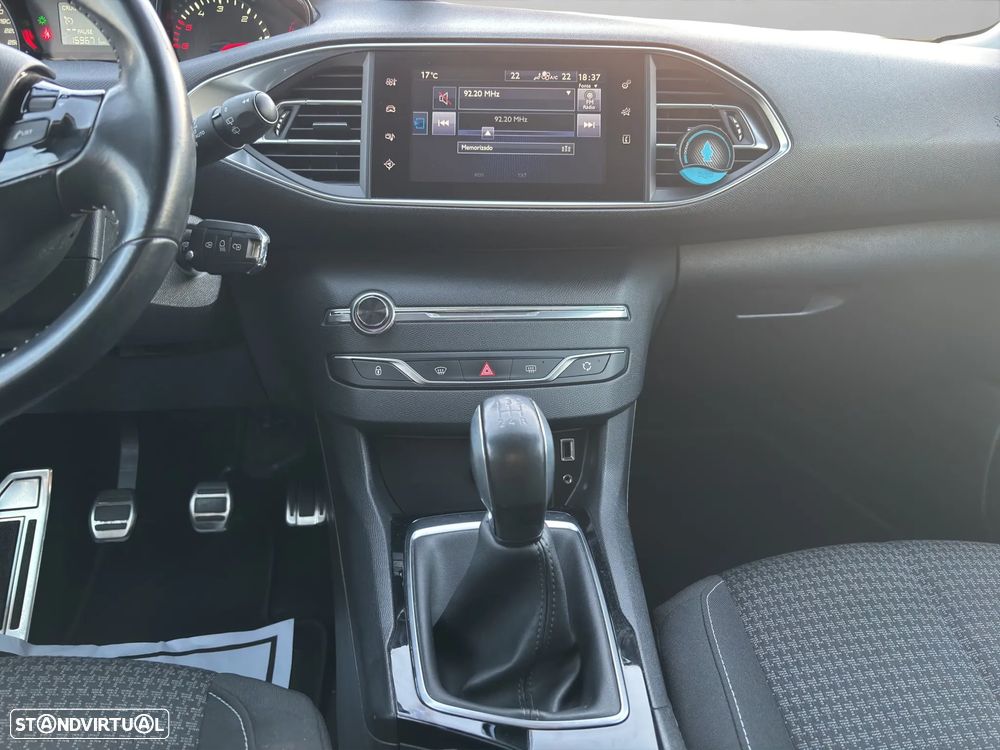 Peugeot 308 1.6 BlueHDi Style J17 - 15