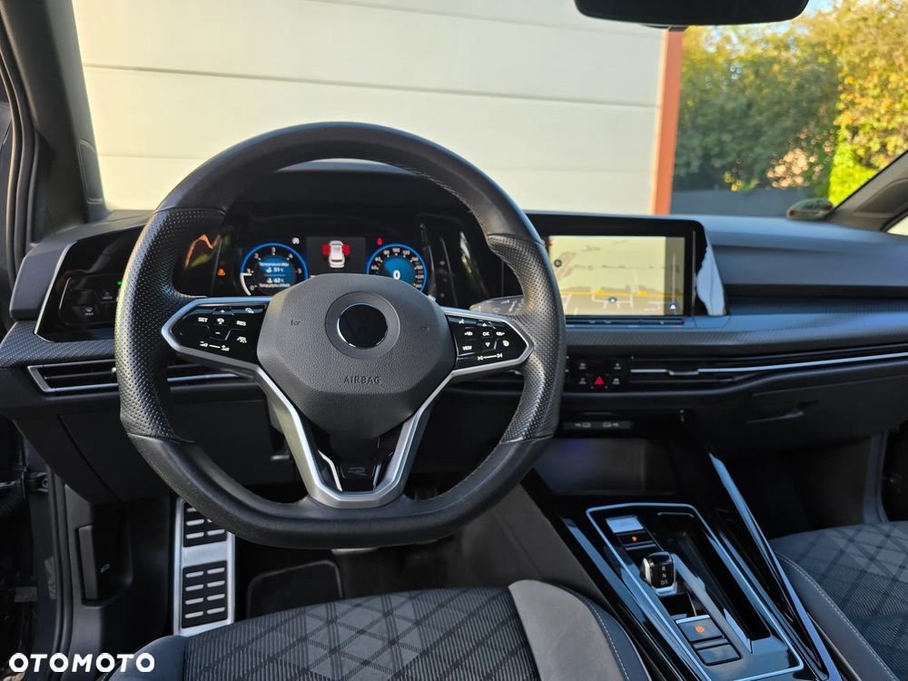 Volkswagen Golf Variant 2.0 TDI SCR DSG R-Line - 26