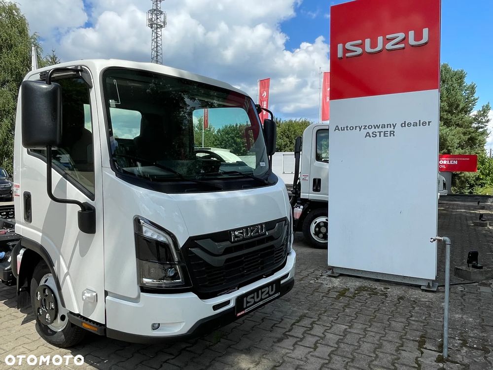 Isuzu M27 GENERATION 2 - 15