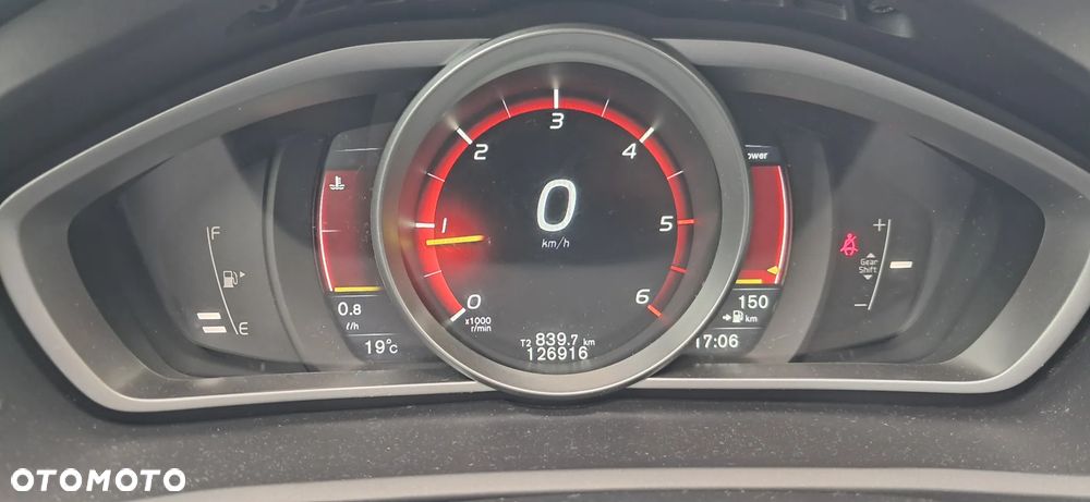 Volvo V40 - 16