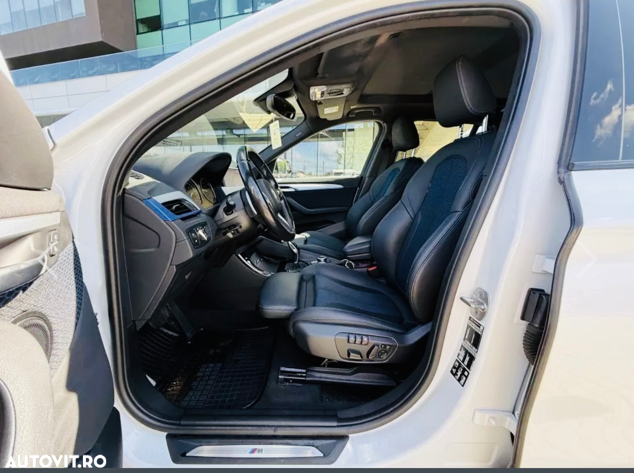 BMW X1 xDrive20i AT - 13