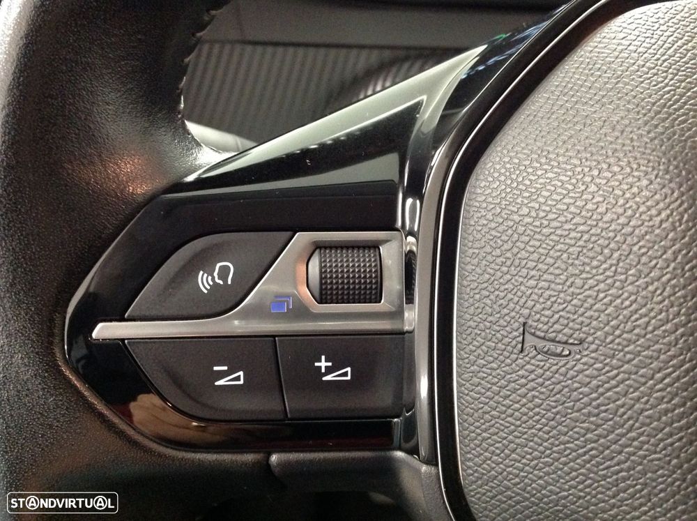 Peugeot 208 1.2 PureTech Allure - 45