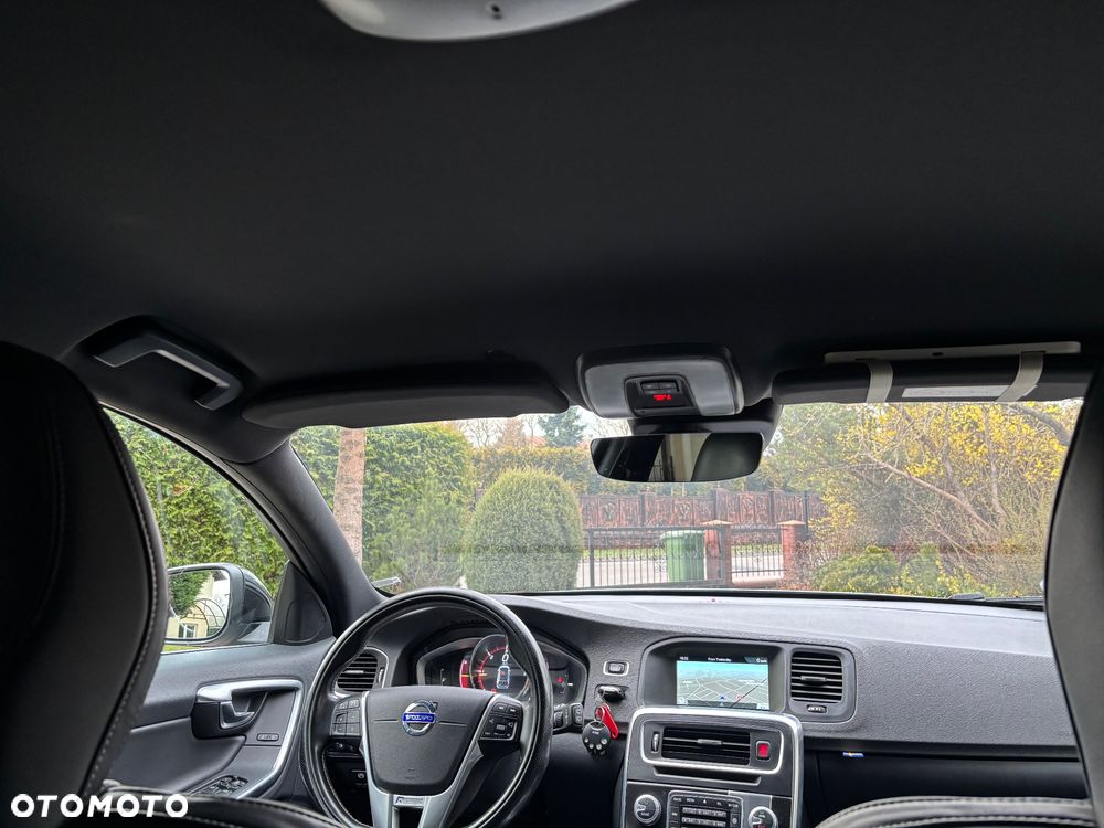 Volvo V60 D4 Drive-E R-Design Summum - 22
