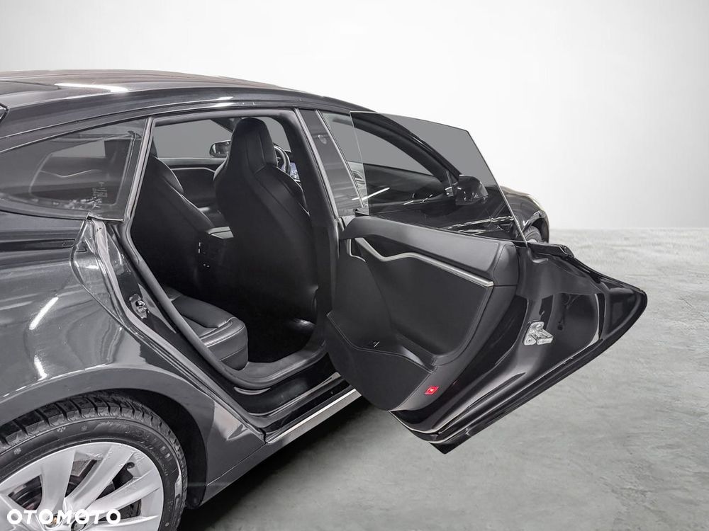 Tesla Model S - 14