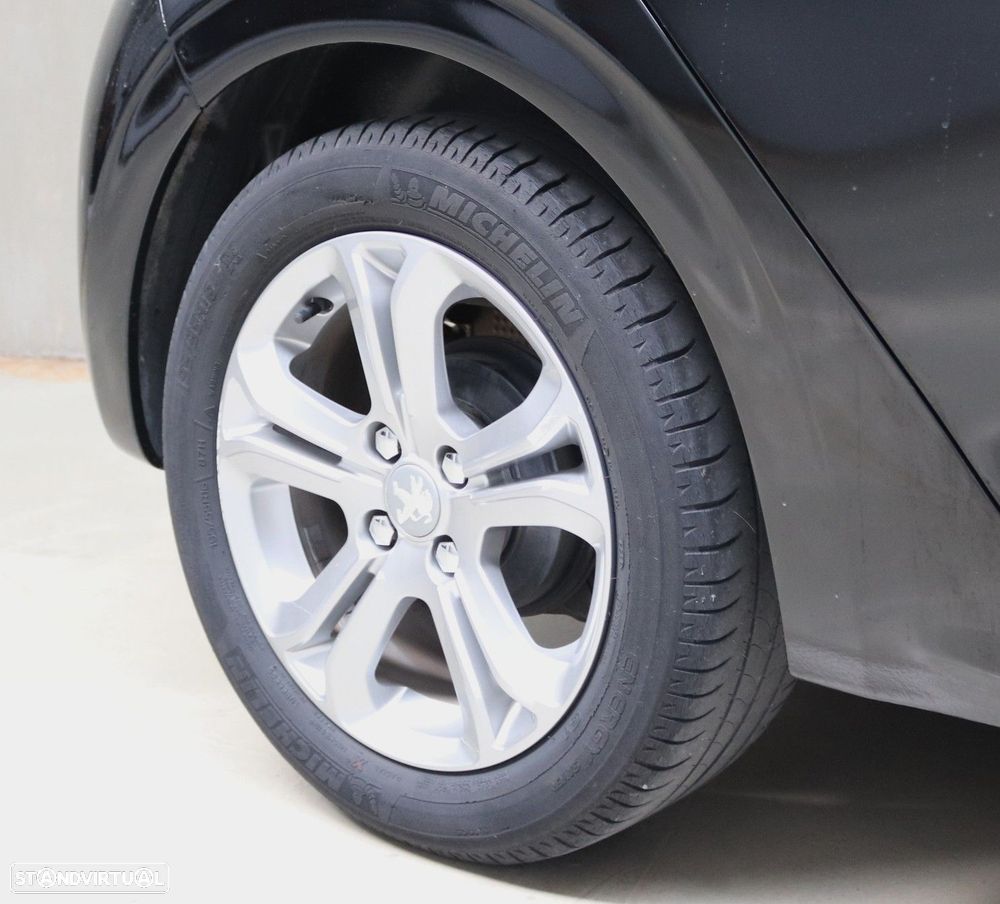 Peugeot 208 1.2 PureTech Active - 28