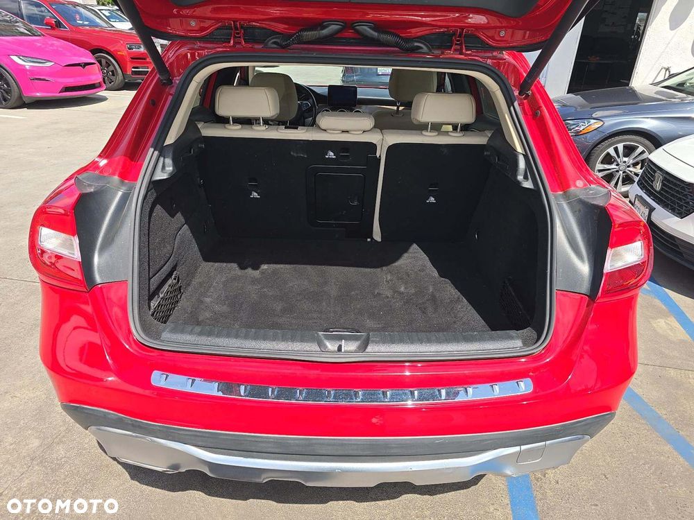 Mercedes-Benz GLA 250 4-Matic - 9