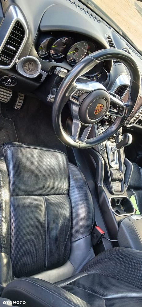 Porsche Cayenne S E-Hybrid - 10