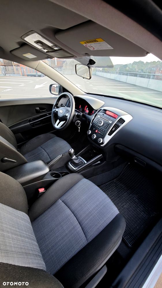 Kia Ceed - 26