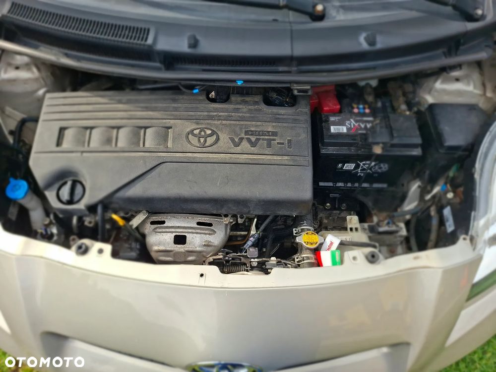 Toyota Yaris - 7