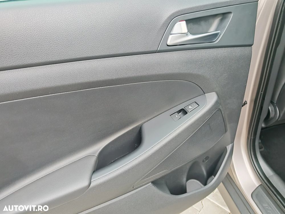 Hyundai Tucson 2.0 CRDI 4WD Automatik Style - 16