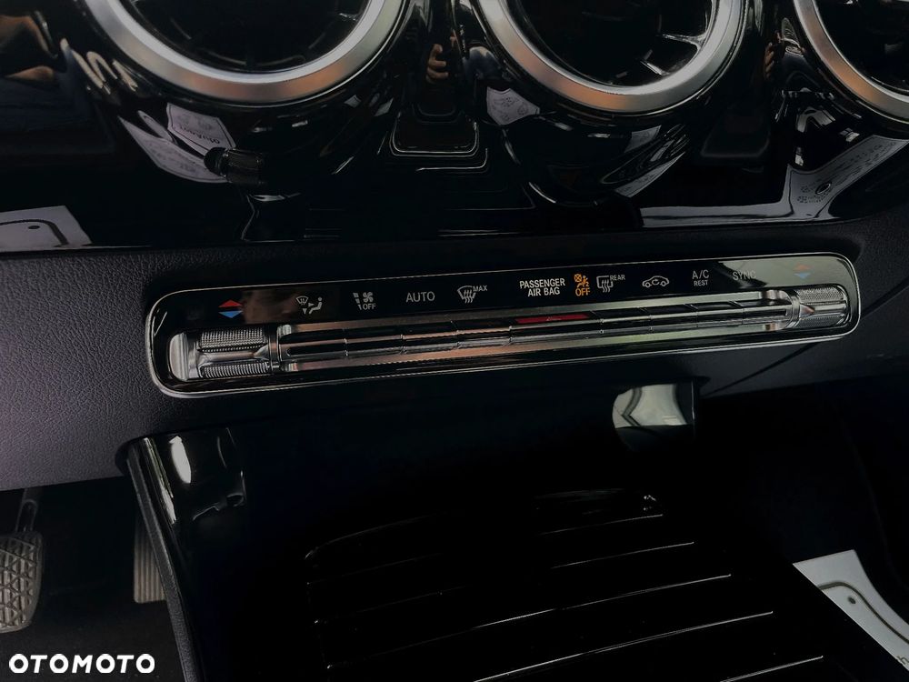 Mercedes-Benz Klasa A 180 d 7G-DCT Edition 1 - 33