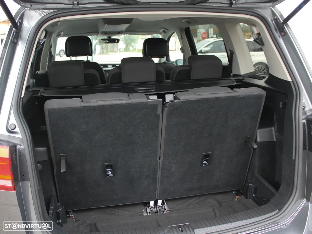 VW Touran 1.6 TDI Confortline - 17