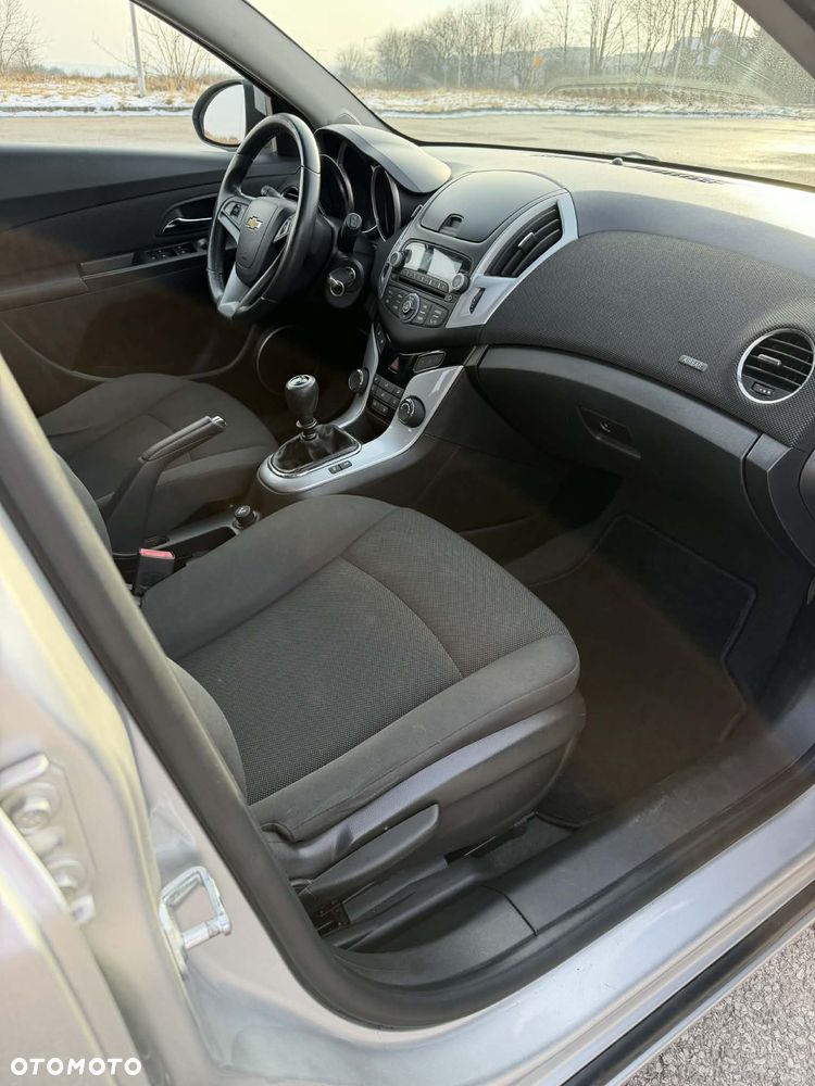 Chevrolet Cruze 1.7 D LT+ - 24