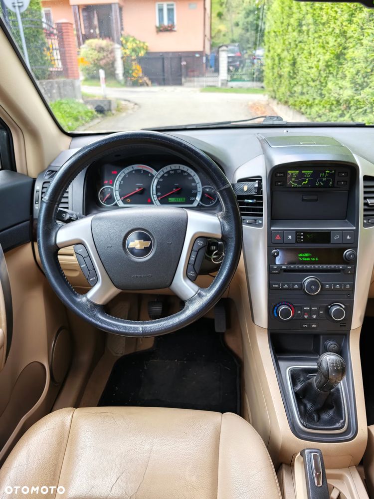 Chevrolet Captiva 2.0 d LT high 5os - 4