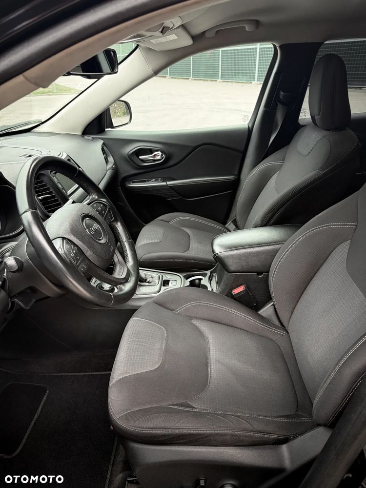 Jeep Cherokee 2.0 MJD Active Drive I Longitude - 17