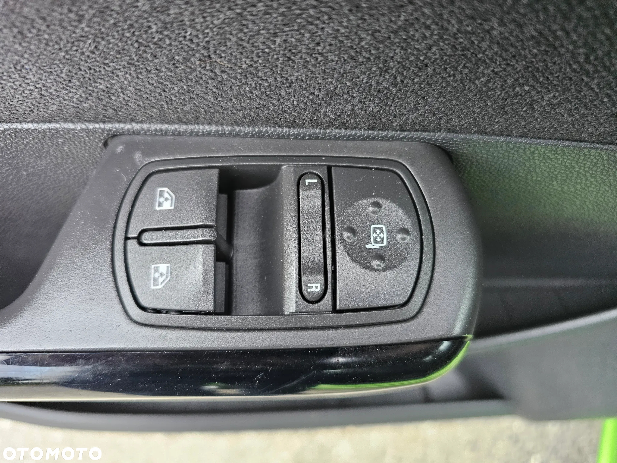 Opel Corsa 1.4 16V Color Edition - 9