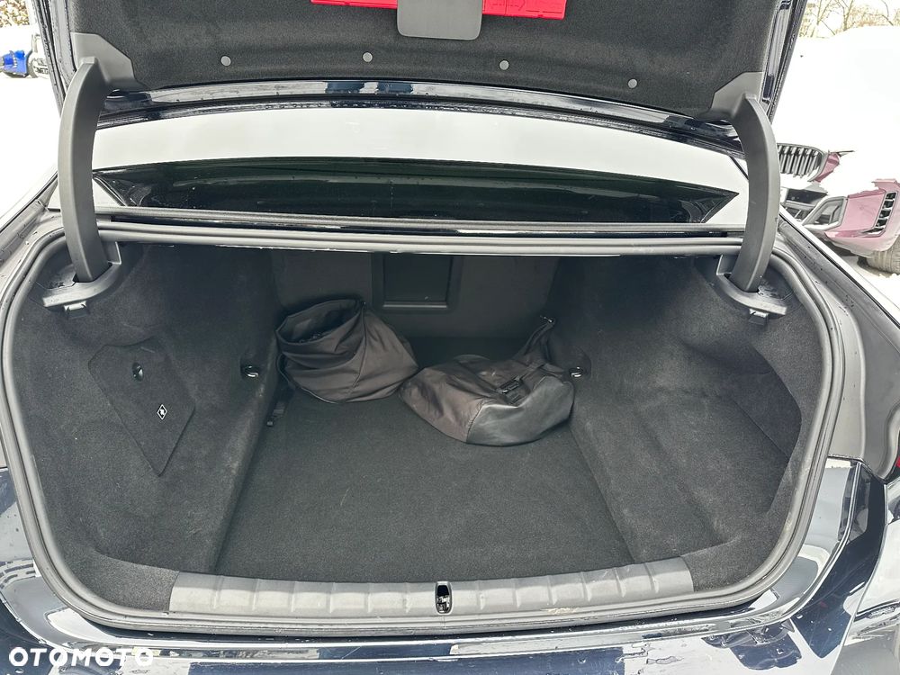 BMW Seria 7 M760e PHEV xDrive sport - 26