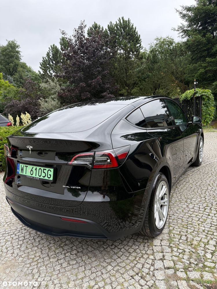 Tesla Model Y - 3