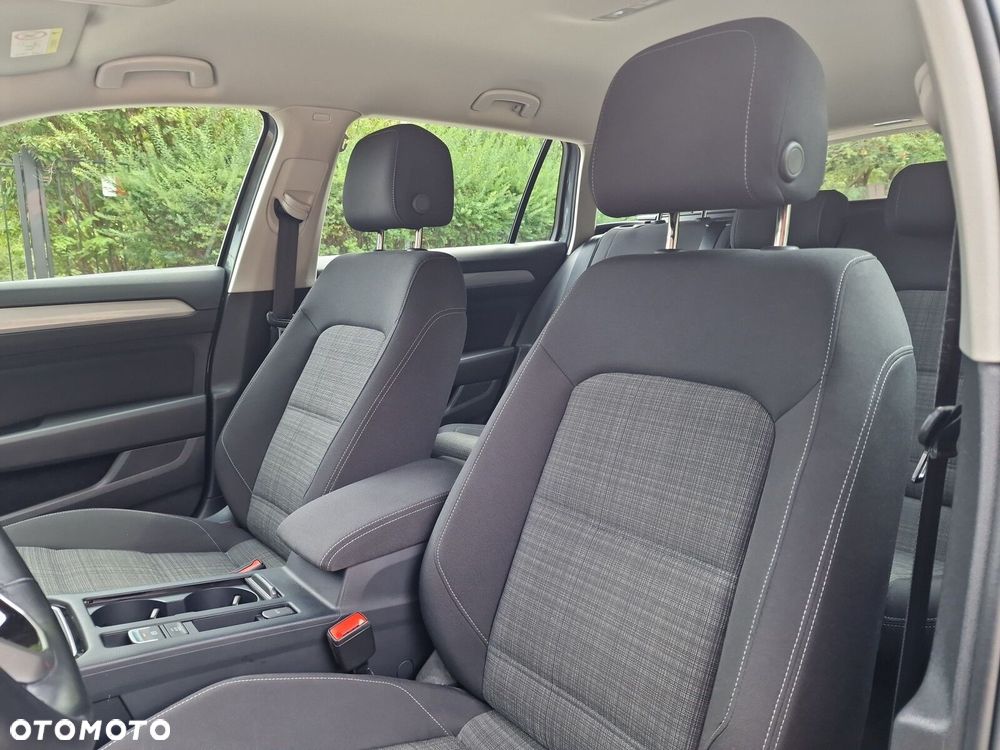 Volkswagen Passat - 14
