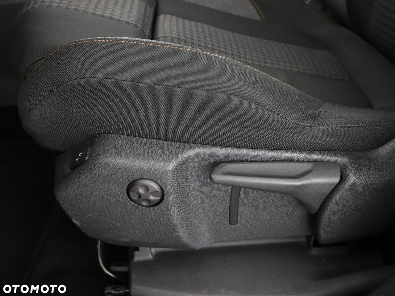Peugeot 3008 PureTech 130 Stop & Start GPF Active Pack - 39