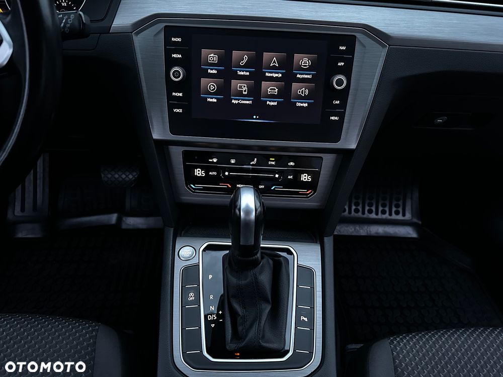 Volkswagen Passat - 22