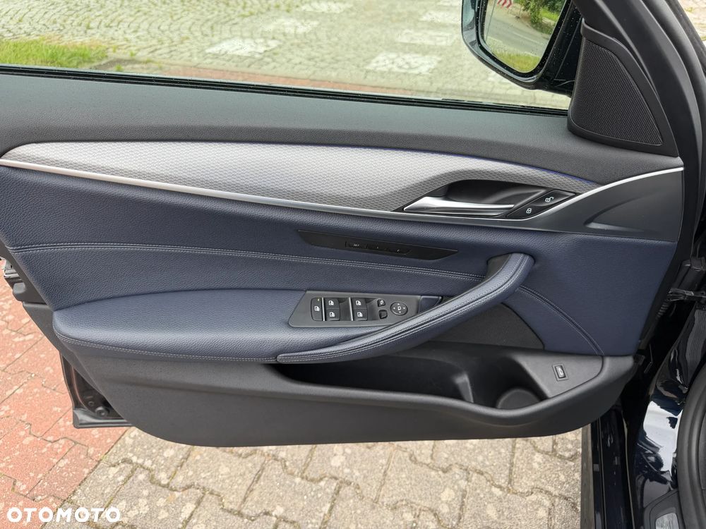 BMW Seria 5 520d xDrive M Sport sport - 39