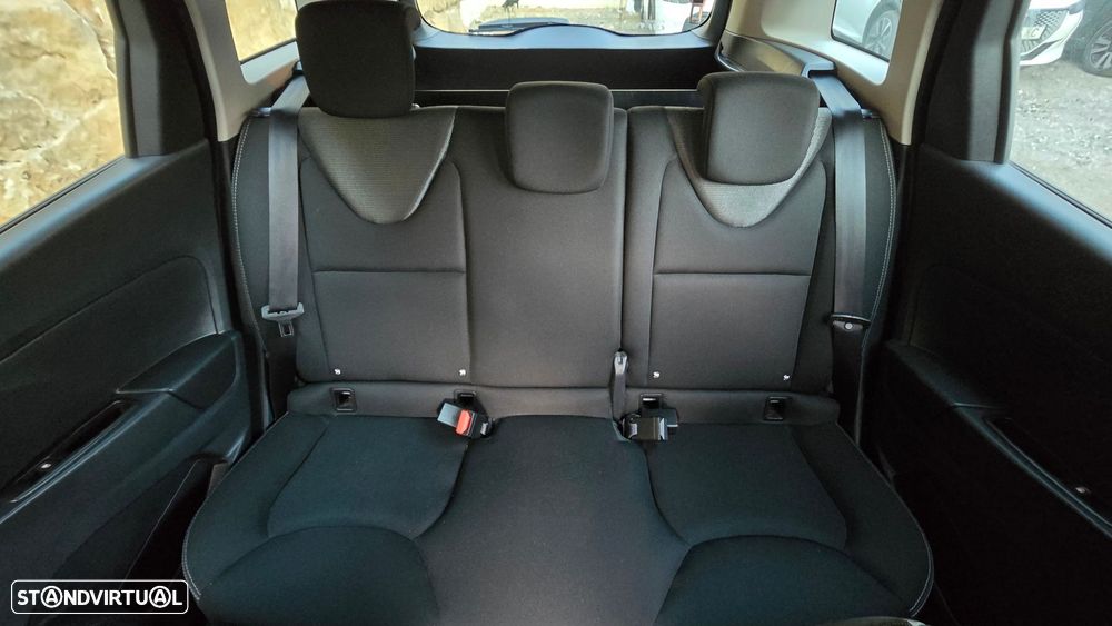 Renault Clio Sport Tourer - 42