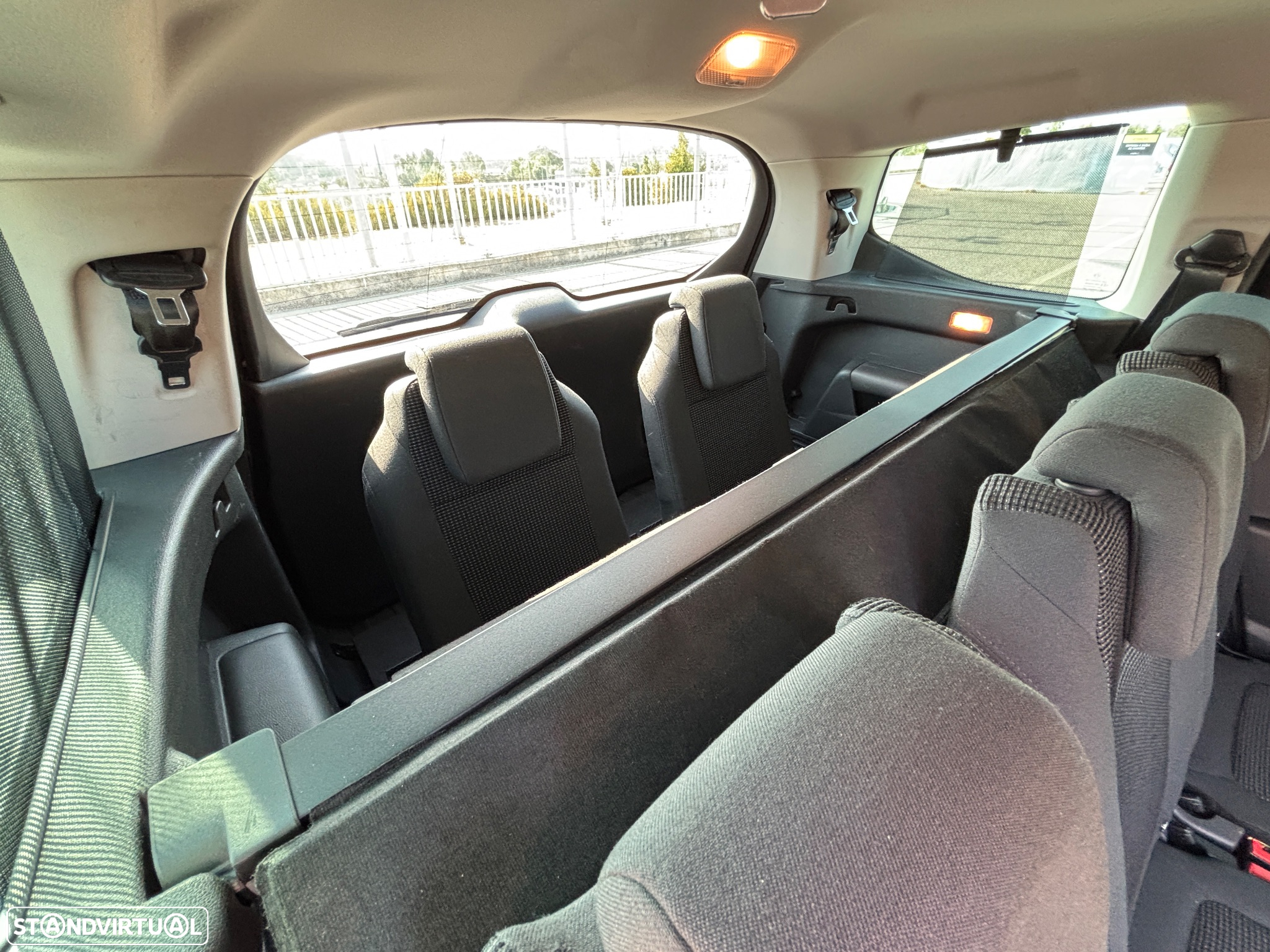 Peugeot 5008 1.6 E-HDi 7L Allure 2-Tronic - 14