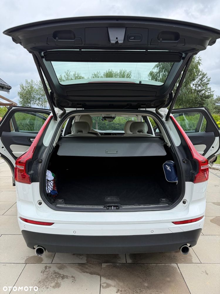 Volvo XC 60 B4 D AWD Momentum Pro - 12
