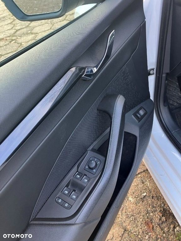 Skoda Octavia 2.0 TDI Ambition DSG - 9