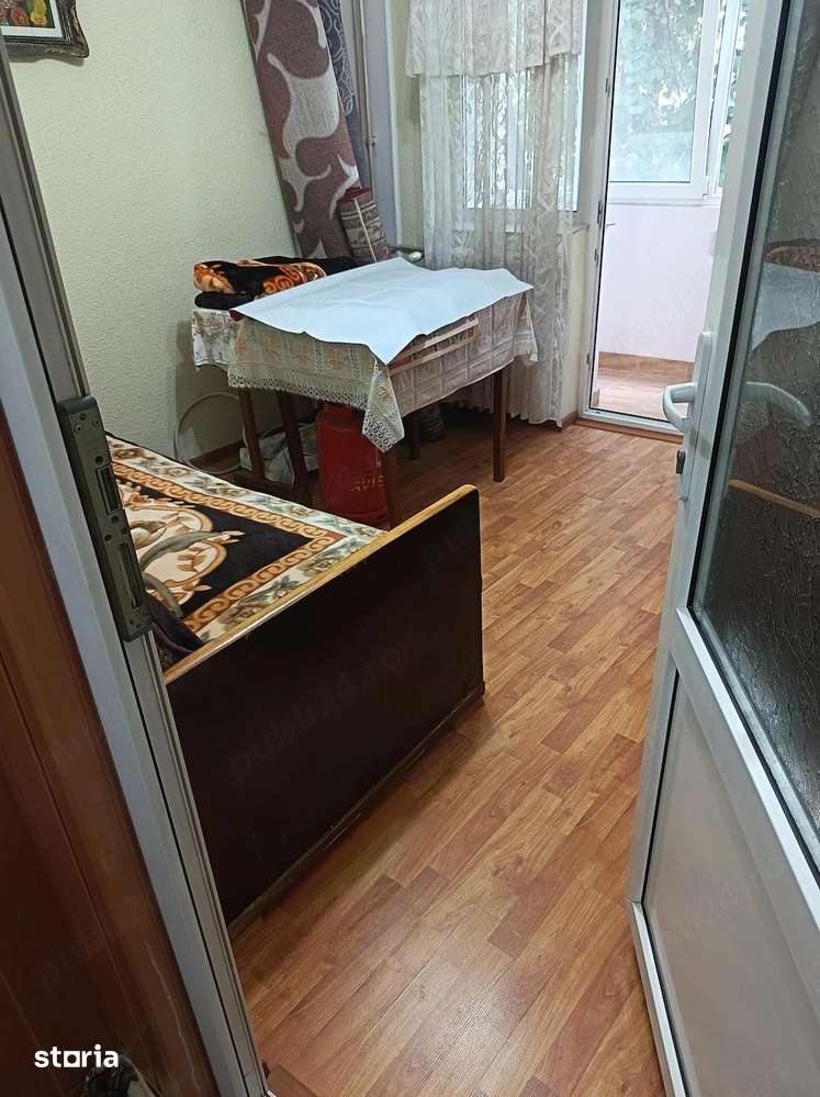 Apartament 2 camere zona Bulevard/ Pasapoarte , et 3 , decomandat — fotografia 3