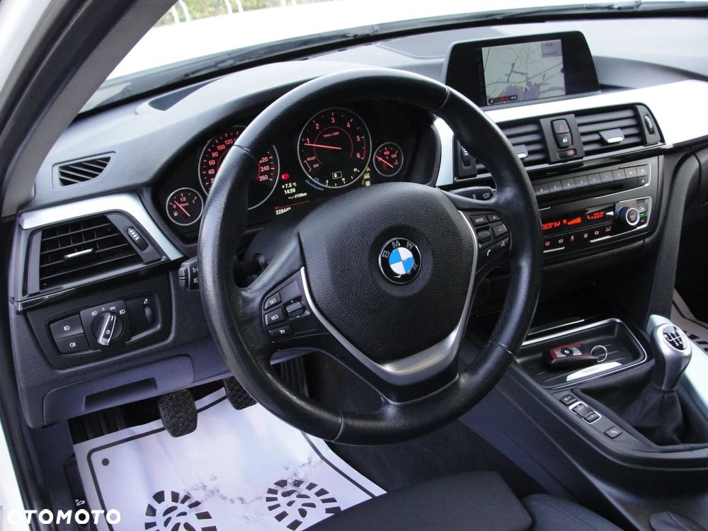 BMW Seria 3 318d Blue Performance Sport Line - 19
