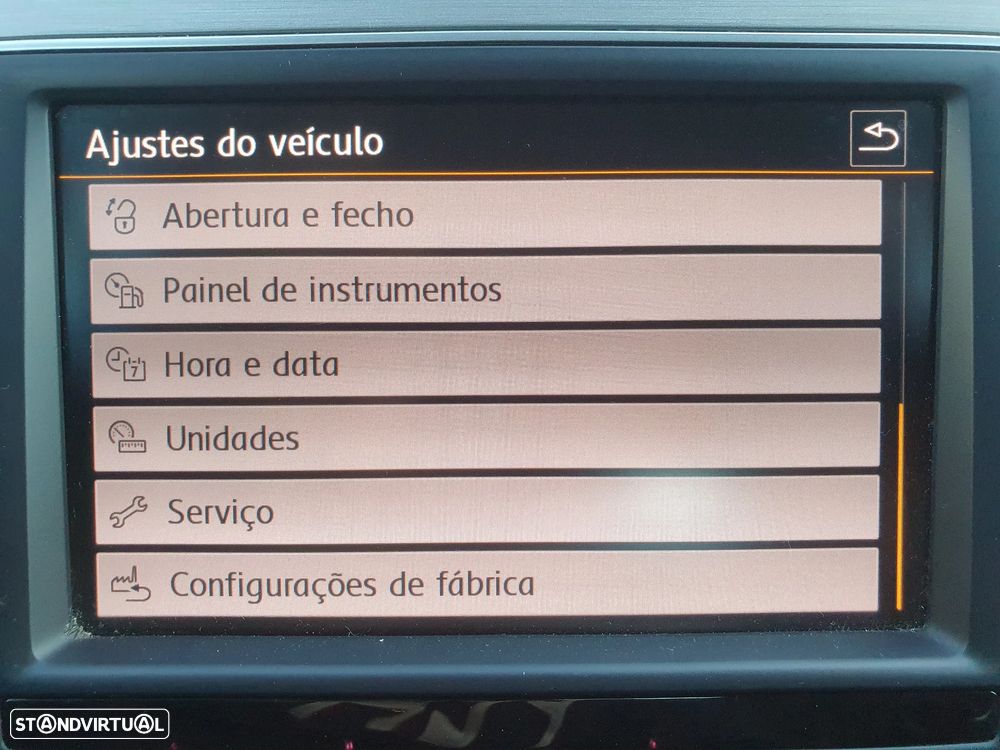 VW Golf 1.6 TDI Confortline - 21