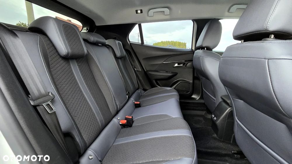 Peugeot 2008 1.2 PureTech Allure Pack S&S - 31