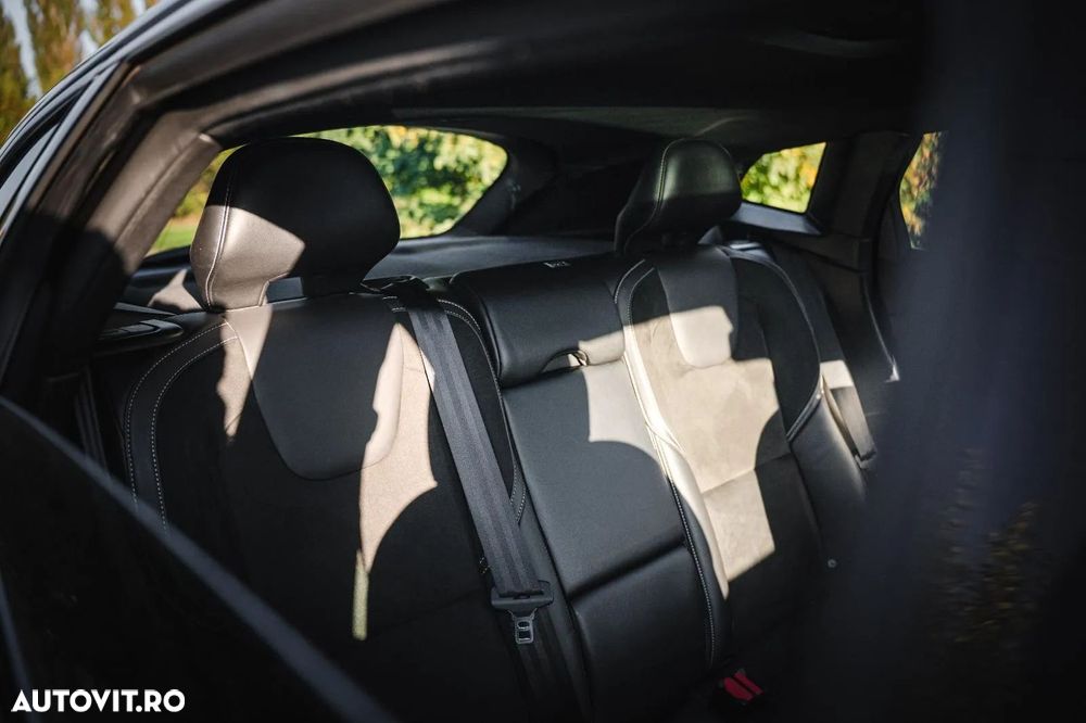 Volvo V40 D3 Geartronic RDesign - 7